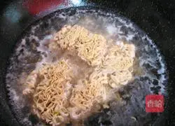 Illustration of how to make vegetable fried noodles 9