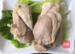 Illustration of how to make pork, carrot and green dumplings 3