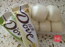 Illustration of how to make gold and silver steamed buns 1