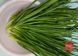 Illustration of how to make leek and egg dumplings 1