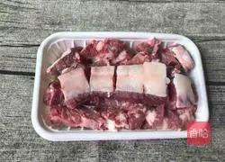 Illustration of how to make braised pork ribs with rice 1