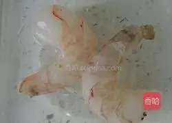 Illustration of how to make fried noodles with lentils and shrimps 2