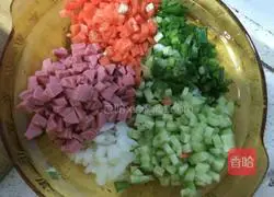 Illustration of how to make colorful fried rice 1