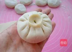 Illustration of how to make eggplant meat buns 18