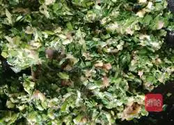 Illustration of how to make shrimp, leek, and egg dumpling fillings 14