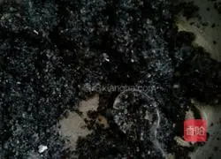 Illustration of how to make sweet-scented osmanthus, black sesame and lard dumplings 1