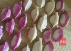 Illustration of making dragon fruit skin dumplings 6