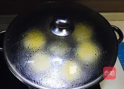 Illustration of how to make flowering steamed buns 15