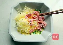 Illustration of how to make pan-fried potato and egg pancakes 5