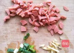 Illustration of how to make egg fried rice 1