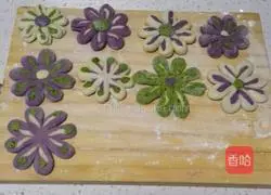 Illustration of how to make sunflower colorful steamed buns 8