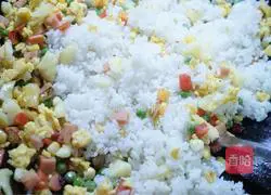 Illustration of how to make pineapple (pineapple) fried rice 4