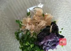 Illustration of making seaweed and shrimp skin wontons 3