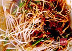 Cantonese style Illustration of how to make fried noodles with soy sauce 9