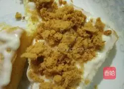 Illustration of how to make sandwich meat floss cake 13