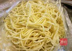 Illustration of how to make colorful fried noodles 2