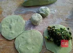 Illustration of how to make three-fresh stuffed pie 5