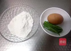 Illustration of how to make scallion egg pancake 1
