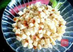 Illustration of how to make ham, diced egg pancakes (for two people) 3