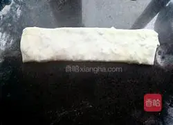 Illustration of how to make scallion pancakes 10