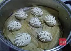Illustration of how to make hedgehog multi-grain steamed buns 6