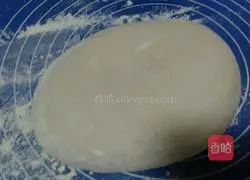 Illustration of how to make glutinous rice rolls 9