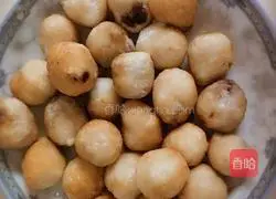 Illustration of homemade fried glutinous rice balls 4