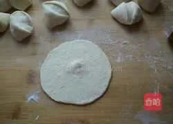 Illustration of making mushroom and pork buns 10
