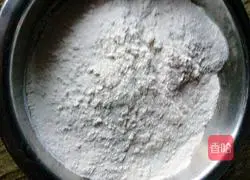 Illustration of making dough sugar cakes 1