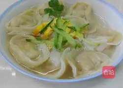 Illustration of how to make hand-pushed wontons in clear soup 12