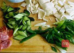 Illustration of how to make cumin-fried steamed buns 1