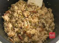 Illustration of how to make braised rice with bacon and beans 13