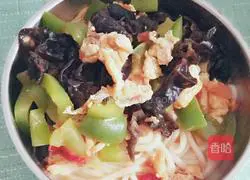 Illustration of how to make tomatoes, eggs and fungus noodles 7