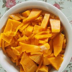 Pumpkin steamed buns