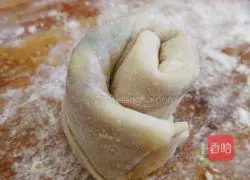 Illustration of how to make pepper, chive and scallion meatloaf 16