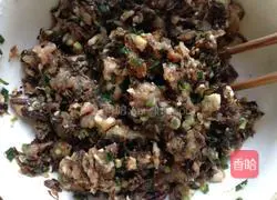 Illustration of how to make plum and vegetable pancakes 3