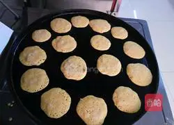 Illustration of how to make raisin waffles 7