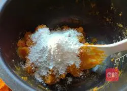 Illustration of how to make sweet potato pancakes 3
