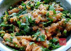 Illustration of how to make chicken and coriander dumplings 15