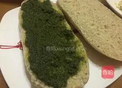 Green Egg and Ham Sandwich Recipe Illustration 5