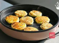 Potatoes Illustration of how to make cakes 9