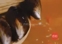 Illustration of the family version of Tom Yum Beef Noodles 7