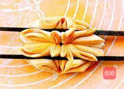 Illustration of how to make carrot and lotus buns 16