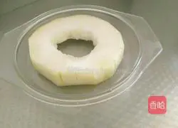 Illustration of how to make winter melon and shrimp dumplings 1