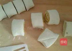 Illustration of how to make pickled cabbage pie 15