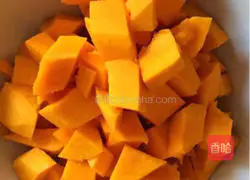 Illustration of how to make pumpkin and red bean paste steamed buns 10