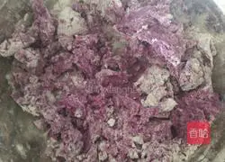 Illustration of how to make purple potato cheese sandwich pancake 4