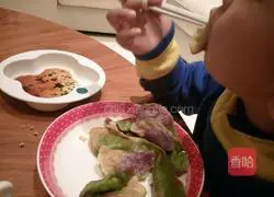 Illustration of how to make colorful dumplings 19