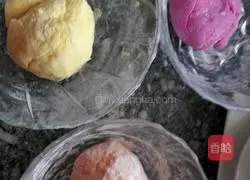 Illustration of how to make wheat buns with leek and egg stuffing 7