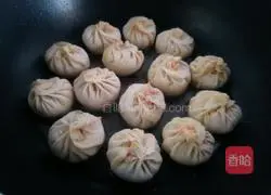 Illustration of how to make fried buns 1